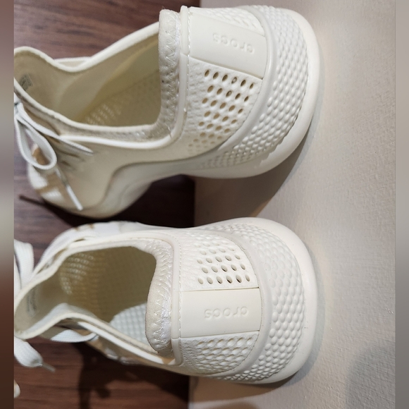 Women's Crocs LiteRide 360 Sneakers, Size 11 - Picture 4 of 15